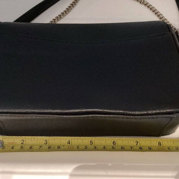 DKNY Small Bag With Leather & Chain Strap. - Picture 6 of 11